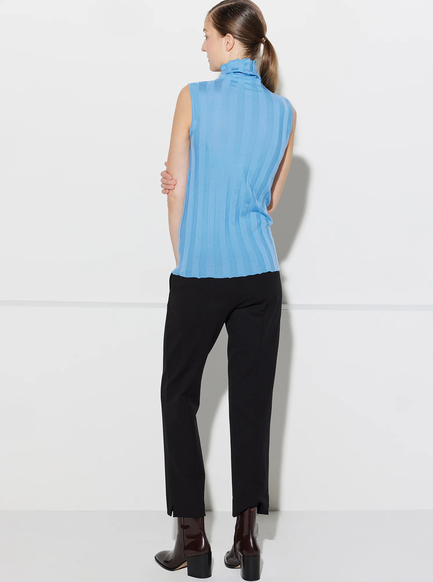 ROMY Sleeveless Turleneck in Indigo Blue - Image 3